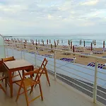 N226 - Numana, Meraviglioso Bilocale Fronte Mare 누마나