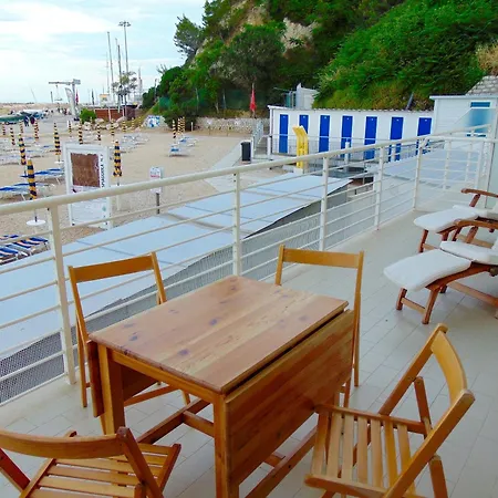 N226 - Numana, Meraviglioso Bilocale Fronte Mare